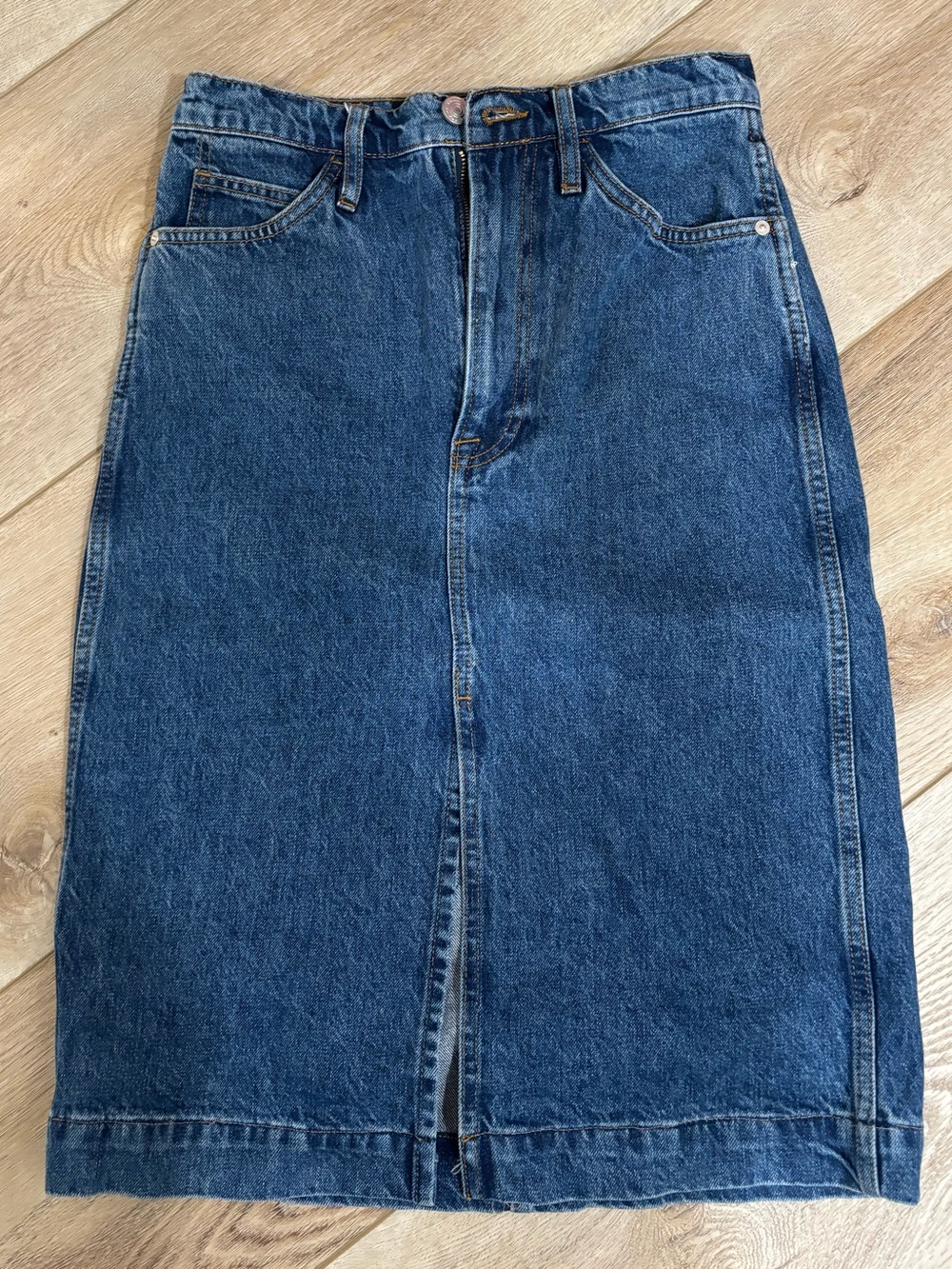 FRAME Classic Dark Blue Denim Pencil Skirt, with slit